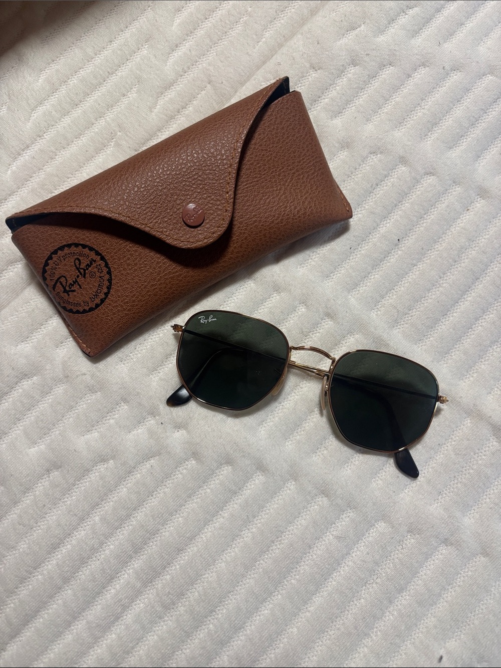 Raybans sunglasses